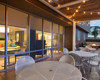 Home2 Suites by Hilton York - York - Edificio