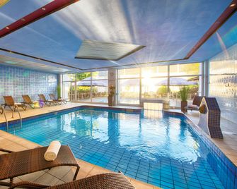 Leonardo Hotel Düsseldorf Airport Ratingen - Ratingen - Pool