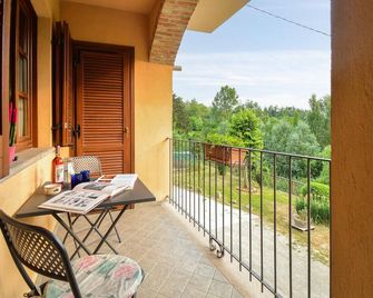 Awesome Apartment In Monforte D'alba - Monforte d'Alba - Ban công