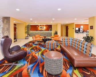 Best Western Plus Fresno Airport Hotel - Fresno - Lobby