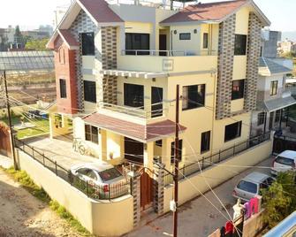 Peace & Joy Guest House - Lalitpur - Building