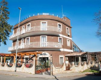 Hotel Riesco - Cesano - Edifício