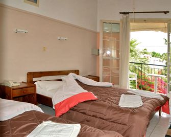Miranta Hotel - Apartments & Studios - Aegina