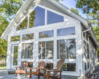 Pine Ridge:'A True Gem' - Geneva - Patio