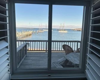 Vineyard Harbor Motel - Vineyard Haven - Parveke