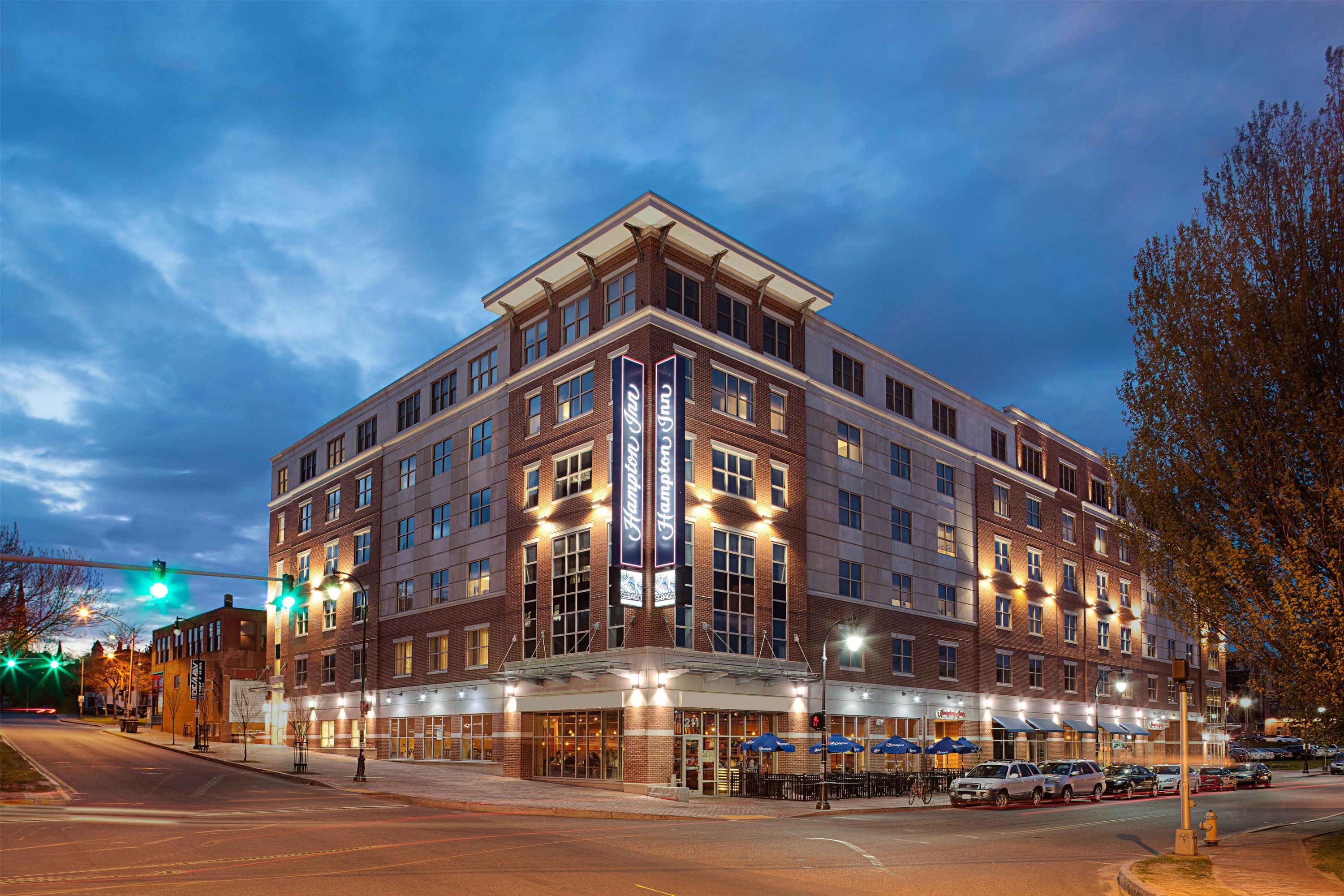 Hampton Inn Portland Downtown - Waterfront - Portland - Bygning