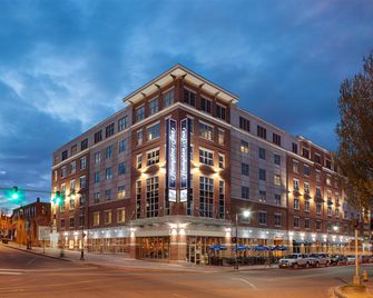 Hampton Inn Portland Downtown - Waterfront - Portland - Building