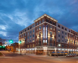 Hampton Inn Portland Downtown - Waterfront - Portland - Bygning