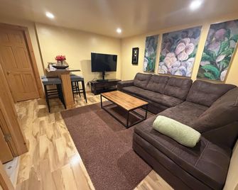 Mountain Sports Inn - Killington - Living room