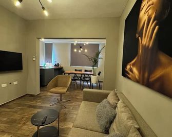 Apartment Torre Polvora - Villahermosa - Pokój dzienny