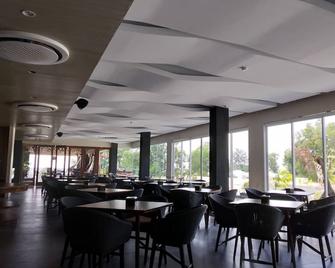 Quins Style Resort Belitung - Sijuk - Restaurante