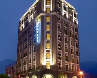 Classic City Resort - הואליין סיטי - בניין