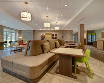 Home2 Suites by Hilton Troy - Troy - Salónek