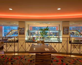 DoubleTree by Hilton Cairns - קיירנס - לובי