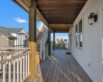 Casablanca by Sea Scape Properties - Wrightsville Beach - Balcony