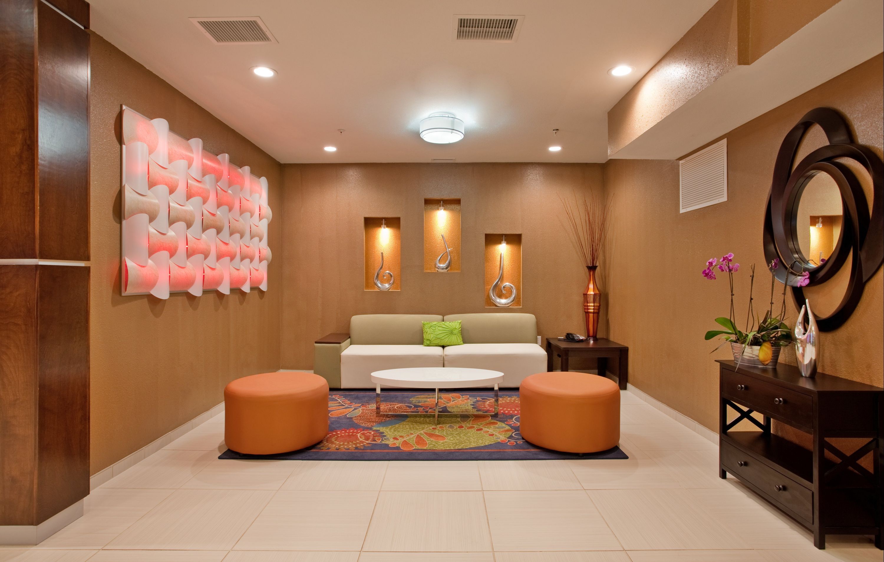 Holiday Inn Express & Suites St Louis Airport By IHG - סנט לואיס - טרקלין