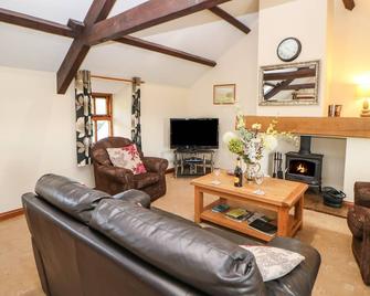 Rum Bush Cottage - Appleby-in-Westmorland - Living room