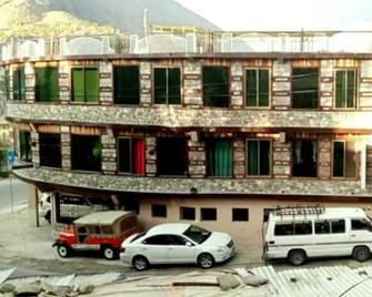 Gb Hunza Inn - Karimabad - Edificio