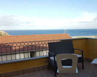 Appartamenti Castelsardo E Lu Bagnu - Castelsardo - Balcón