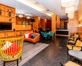 Metro Points Hotel - New Carrollton - Lobby