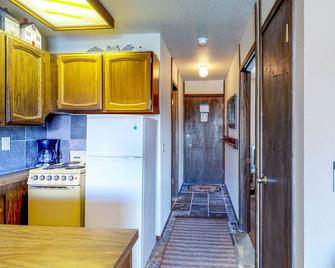 Beautiful getaway for two near the Schweitzer Mountain Resort - shared tennis - Sandpoint - Kitchen