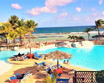 Touba Manga Beach - Saint-François (Guadeloupe) - Piscine