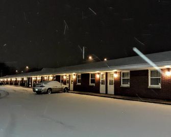 Bay Motel - Green Bay - Building