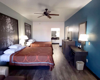 Super 8 by Wyndham Forney/East Dallas - Forney - Habitación