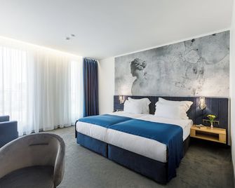 Blue Star Luxury Hotel - Sofia - Bedroom