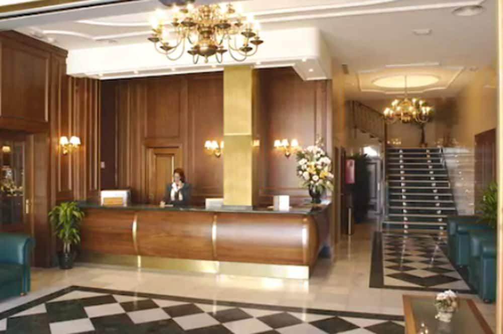 Hotel Lozano - Antequera - Front desk