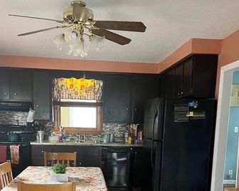 ATV and Snowmobile right from the house !!!! - 베를린 - 주방