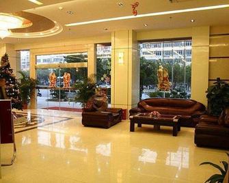 Lavande Hotels Ganzhou Golden Plaza - Ganzhou - Lobby