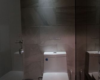 Corner Hostel & Cafe - Taipéi - Baño