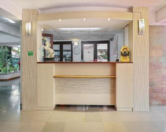 Hotel Chetak - Pune - Front desk