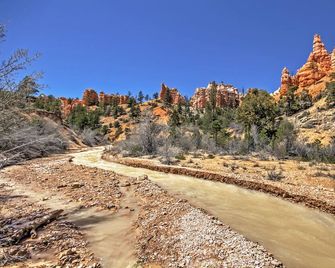 Bryce Canyon Area House w/ Mountain Views! - Tropic