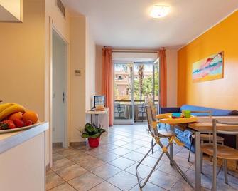 Residence Greco - San Bartolomeo al Mare - Comedor