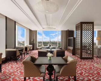 Shangri-La Hotel Bengaluru - Bengaluru