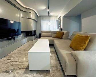 Seaside Charming Apartment in Alimos - Athen - Wohnzimmer