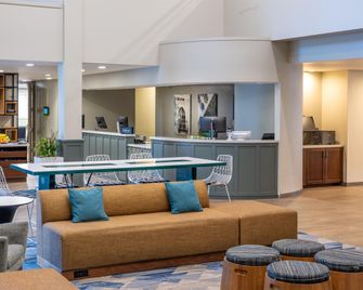DoubleTree by Hilton Hotel Campbell - Pruneyard Plaza - Campbell - Lobby