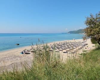 Palmina Mare Villa and Studios - Kanali - Praia