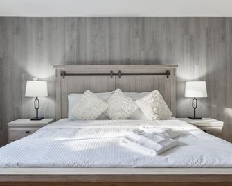 New️comfy And Classic 5 Bedroom Home️ King Bed Pool Table3 Min From Wem️ - Edmonton - Bedroom