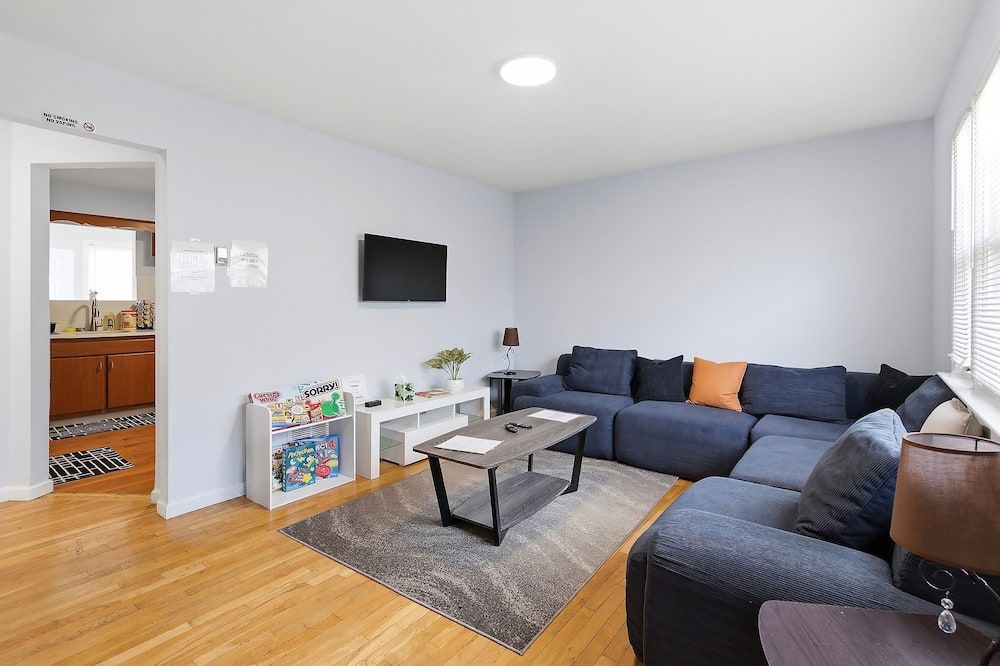 Coastal Getaway Near Leonardo Beach & Ferry