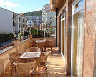 Hotel Fineso - Budva - Balcony