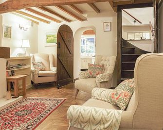 Honeypot Cottage-Lovely Bolthole in Stow - Cheltenham - Living room