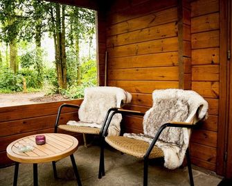 Cozy nature cottage in forest with private parking - Soest - Patio