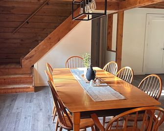 Blue Ridge Retreat-New Hot Tub/Mountain Top Inn/Killington/Vast - Chittenden - Salle à manger