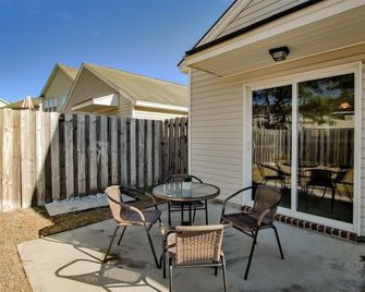 Relax & Unwind Near Savannah - Port Wentworth - Patio