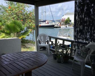 Waterfront Villa 5 min to beaches - Jolly Harbour - Patio
