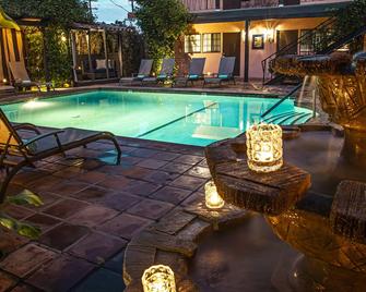Hotel California - Palm Springs - Svømmebasseng