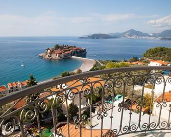 Wool Edelweiss yellow - Sveti Stefan - Balkon
